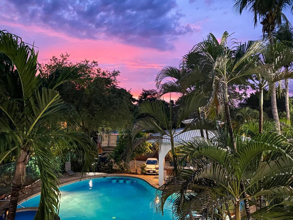 Hotel Mar Rey Tamarindo Exterior photo