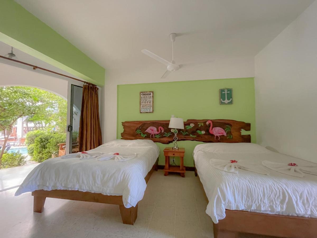 Hotel Mar Rey Tamarindo Exterior photo