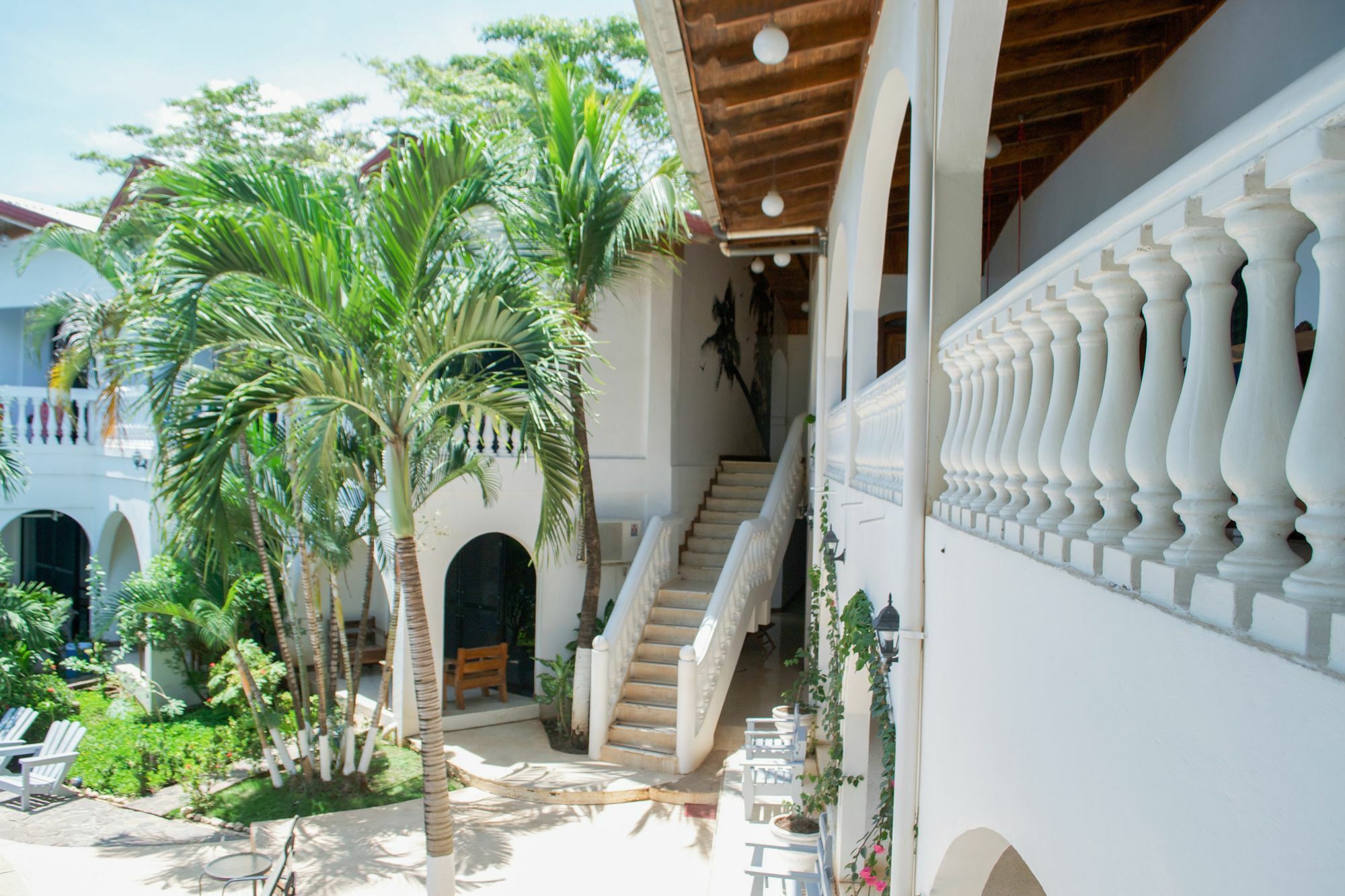 Hotel Mar Rey Tamarindo Exterior photo
