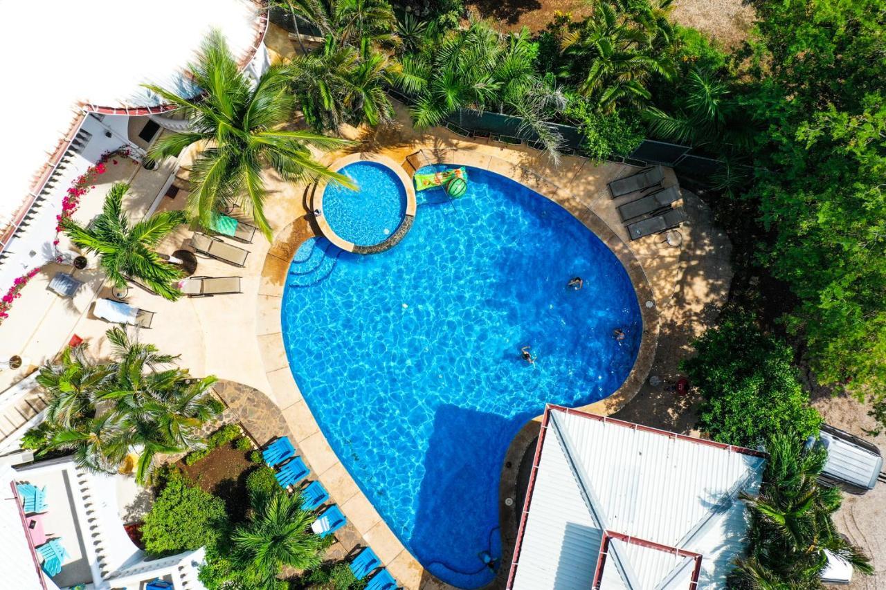 Hotel Mar Rey Tamarindo Exterior photo