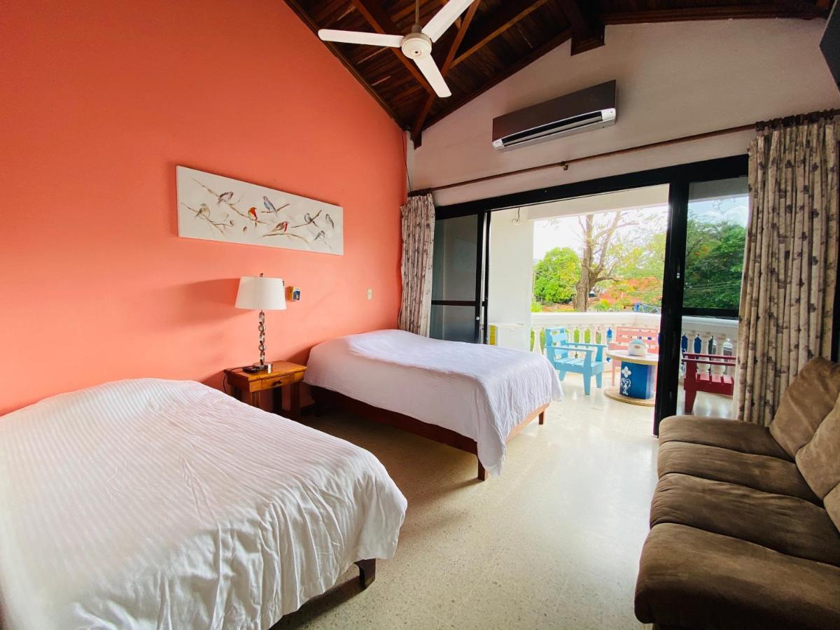 Hotel Mar Rey Tamarindo Exterior photo