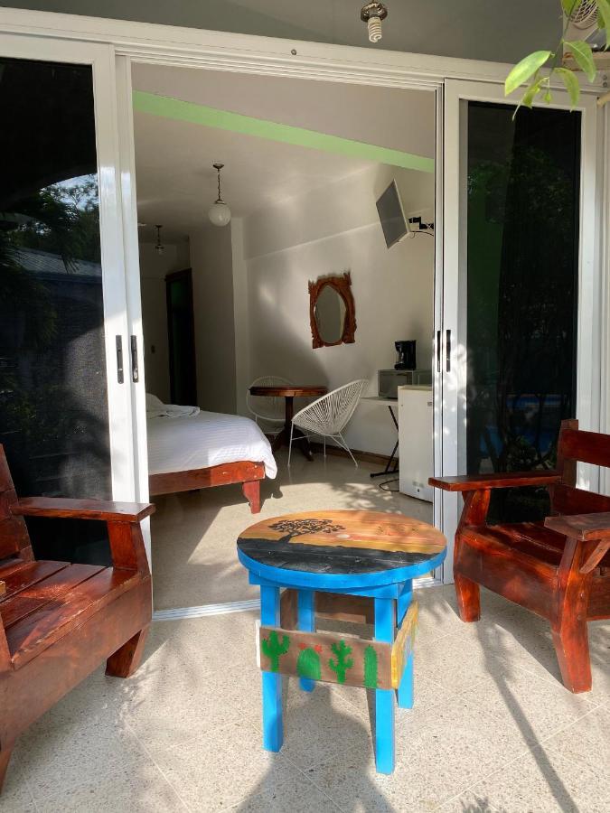 Hotel Mar Rey Tamarindo Exterior photo