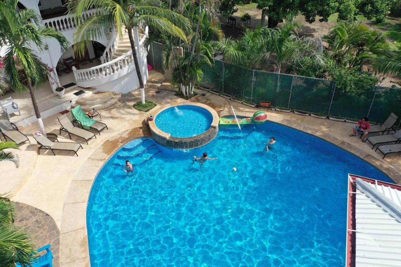 Hotel Mar Rey Tamarindo Exterior photo